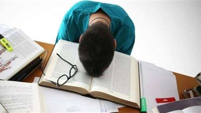 عادات يومية سيئة تفقد الطلاب تركيزهم خلال فترة الامتحانات .. ابتعد عنها
