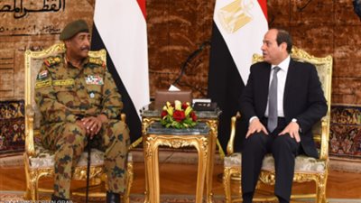 تفاصيل مباحثات السيسي مع رئيس المجلس الانتقالى السودانى