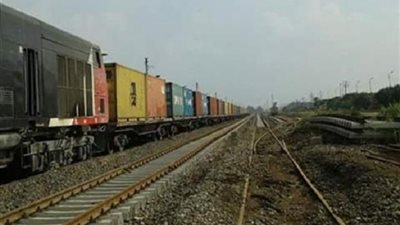 تفاصيل حادث خروج 3 عربات قطار بضائع عن القضبان الحديدية بالمنيا