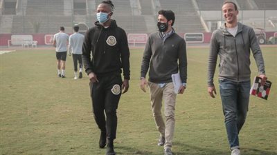 «والتر بواليا» يظهر في «التتش» للمرة الأولى