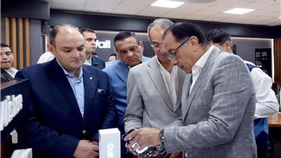 رئيس الوزراء: نسعي لتوطين الصناعات وتعميق الصناعة المحلية