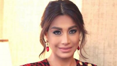 بسمة وهبة ترد على متابعة طالبتها بإرتداء الحجاب :اخرسي وخليكي في حالك يا حشرية