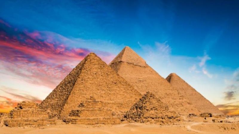 الاهرامات الثلاثة