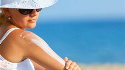 لو رايحة مصيف.. خطوات العناية بالجسم لتفادي الاسمرار