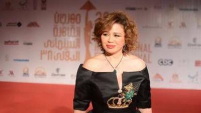 إلهام شاهين تهنئ ليلى علوي بعيد ميلادها