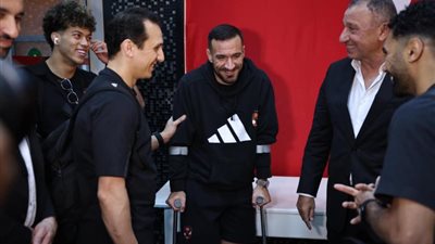 الأهلي يفاجئ علي معلول بعد إصابته بقرار عاجل.. شوبير يفجرها