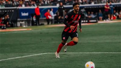 ليفربول ومانشستر يونايتد أبرزهم.. صراع إنجليزي قوي للتعاقد مع عمر مرموش