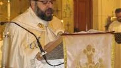 بطريرك الكلدان بمصر يقرر إلغاء الاحتفالات بالكنائس