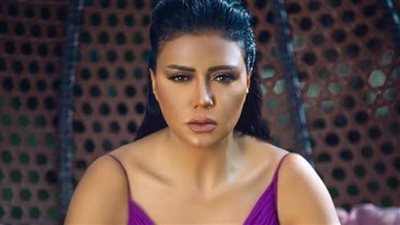 رانيا يوسف :الحجاب ليس فرضًا ولكنه مقحم على ثقافة المصريين.. والمرأة لا تحتاج ملابس لكي تكون مستورة