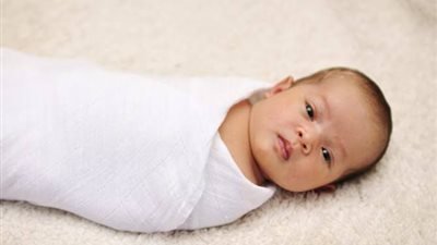 «مش هتصدق».. أب وأم يعرضان طفلهما للبيع على الانترنت فما قصتهما؟