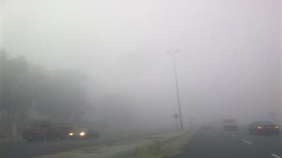 إغلاق طريقى الإسماعيلية الصحراوى والعين السخنة بسبب الشبورة المائية