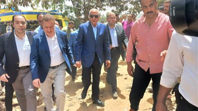 بالصور.. محافظا الجيزة والمنوفية يكشفان تطورات حادث معدية أبو غالب بمنشأة القناطر