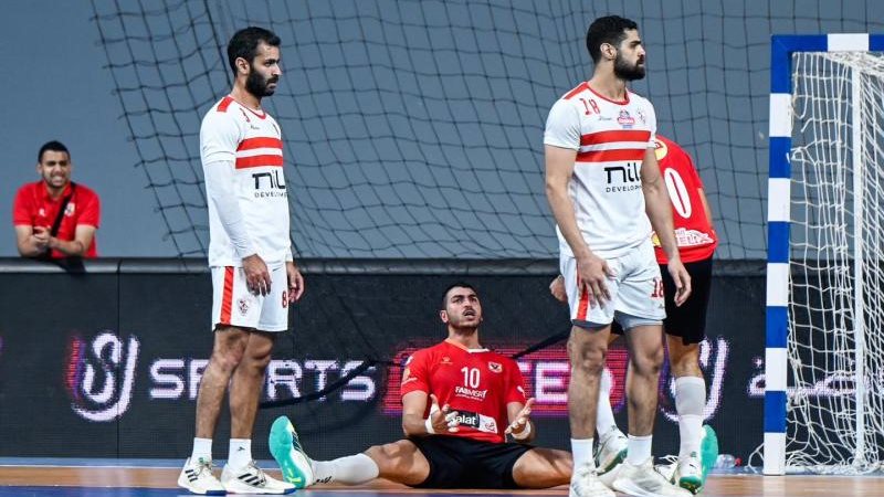 يد الأهلي والزمالك