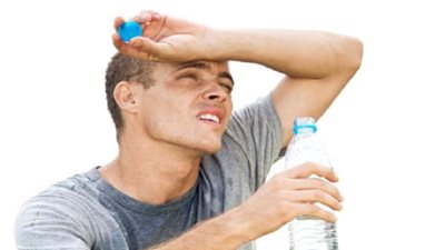 تأثير الموجة الحارة والرطوبة العالية وأضرارها على صحتك