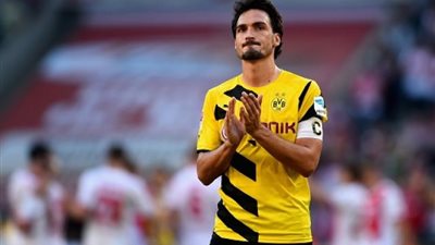 هوملز لايستبعد الاعتزال في 2023