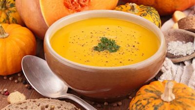 «زي المطاعم».. أسهل طريقة لتحضير شوربة قرع