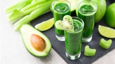 ما هي العصائر الخضراء؟ وما فوائدها على الصحة؟