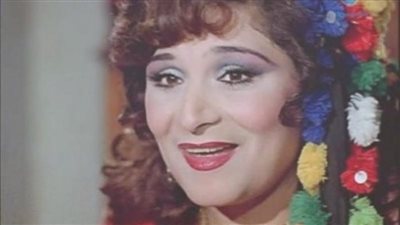 اعتزلت الفن بسبب شيخ الأزهر وابنتها فنانة شهيرة.. أسرار في حياة عزيزة راشد (فيديوجراف)