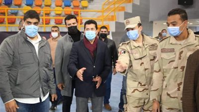 وزير الرياضة يقوم بجولة تفقدية للمدينة الرياضية بالعاصمة الادارية