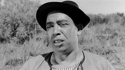 إسماعيل ياسين زير نساء.. رفض تقبيل فنانة شهيرة وزوجته خانته بعد شهرين من الزواج