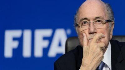 ازمة صحية لرئيس الاتحاد الدولي لكرة القدم ونقله للمستشقي