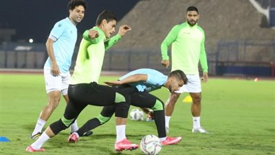سيراميكا يختتم تدريباته في السويس استعدادا لمواجهة الأهلي