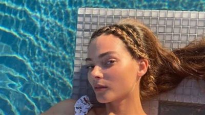 بطريقة مرعبة.. صورة تنهي حياة عارضة أزياء تحت قطبان القطار في المكسيك