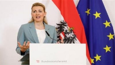 سبب فاضح وراء استقالة وزيرة نمساوية