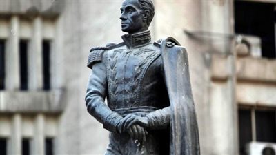 سرقة سيف تمثال سيمون بوليفار.. اعرف القصة الكاملة