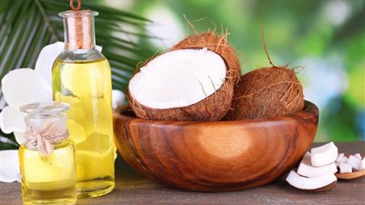10 فوائد لزيت جوز الهند عند استخدامه للبشرة.. تعرفي عليها