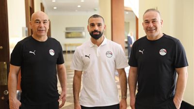 الظهور الأول مع حسام حسن.. شاهد انضمام محمد صلاح لمعسكر منتخب مصر
