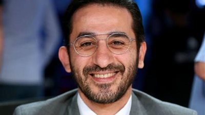 نفاد التذاكر.. أحمد حلمي يعيد تقديم مسرحيته ”ميمو” في عيد الأضحي