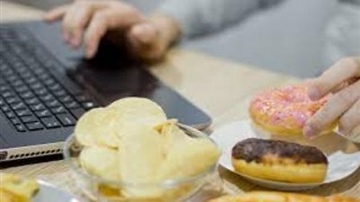 5 خطوات للسيطرة على شراهة الأكل