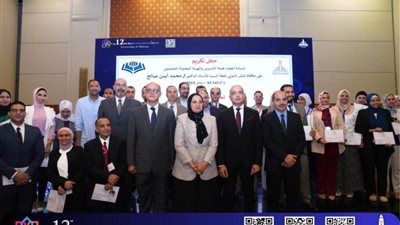 جامعة عين شمس تكرم أعضاء هيئة التدريس الحاصلين على مكافآت النشر الدولي (صور)