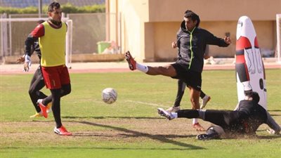 صور .. سيراميكا كليوباترا يختتم تدريباته بالدفاع الجوي استعدادا لمواجهة المقاولون