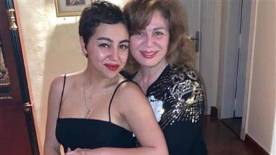 طالعة لخالتها.. حكاية ابنة شقيقة إلهام شاهين مع المشاهد الجريئة (فيديوجراف)