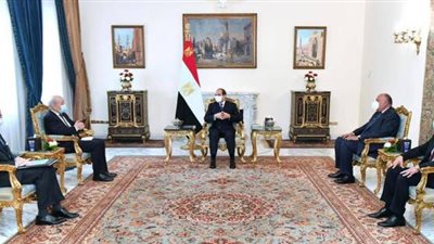 الرئيس السيسي يناقش التعاون الاقتصادي والعسكري والأمني مع وزير خارجية فرنسا