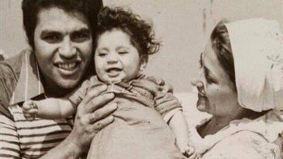 بداية رحلتنا يا ماما.. حسن الرداد يرثي والدته بصور نادرة في طفولته