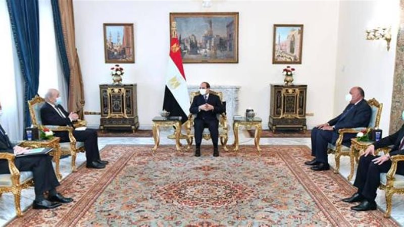 الرئيس السيسي يناقش