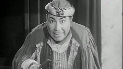 أحزان أبو ضحكة جنان..  حسن فايق زوجته كانت تصغره بـ 30 عام وتخلت عنه بعد إصابته بالشلل