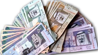 الريال يواصل ارتفاعه.. أسعار العملات العربية بنهاية اليوم