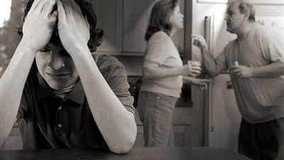 دراسة: خلافات الوالدين تصيب الأطفال بأمراض الصحة النفسية والعقلية