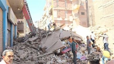 ”جثث تحت الأنقاض” تفاصيل انهيار عقار الدقهلية وانتشال الضحايا