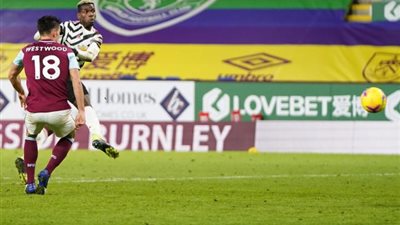 مانشستر يونايتد ينفرد بصدارة البريميرليج بفوز صعب على بيرنلي