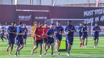 بيبو يفاجئ لاعبي الأهلي قبل مواجهة فاركو بسبب أفشة