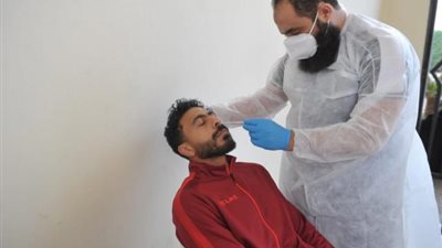 صور .. مسحة طبية للاعبي سيراميكا كليوباترا قبل مواجهة إنبي