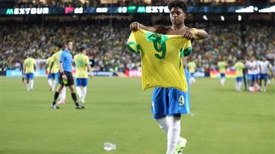 إندريك فيليبي يعادل رقم بيليه في ليلة اكتساح البرازيل لمنتخب المكسيك بثلاثية