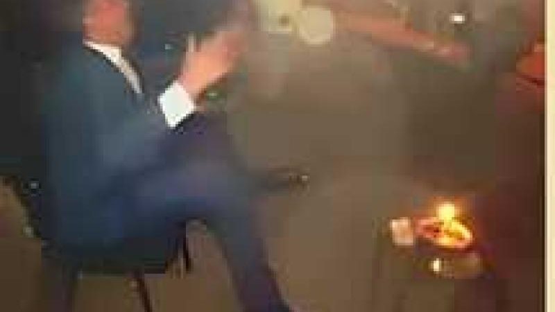 ”في الشارع ”أب يحتفل