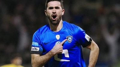 عمر خربين.. أسطورة سورية طرد من بلاده.. وصنع المجد مع الزعيم