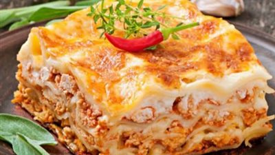 «زي المطاعم».. أسهل طريقة لعمل اللازانيا بالدجاج